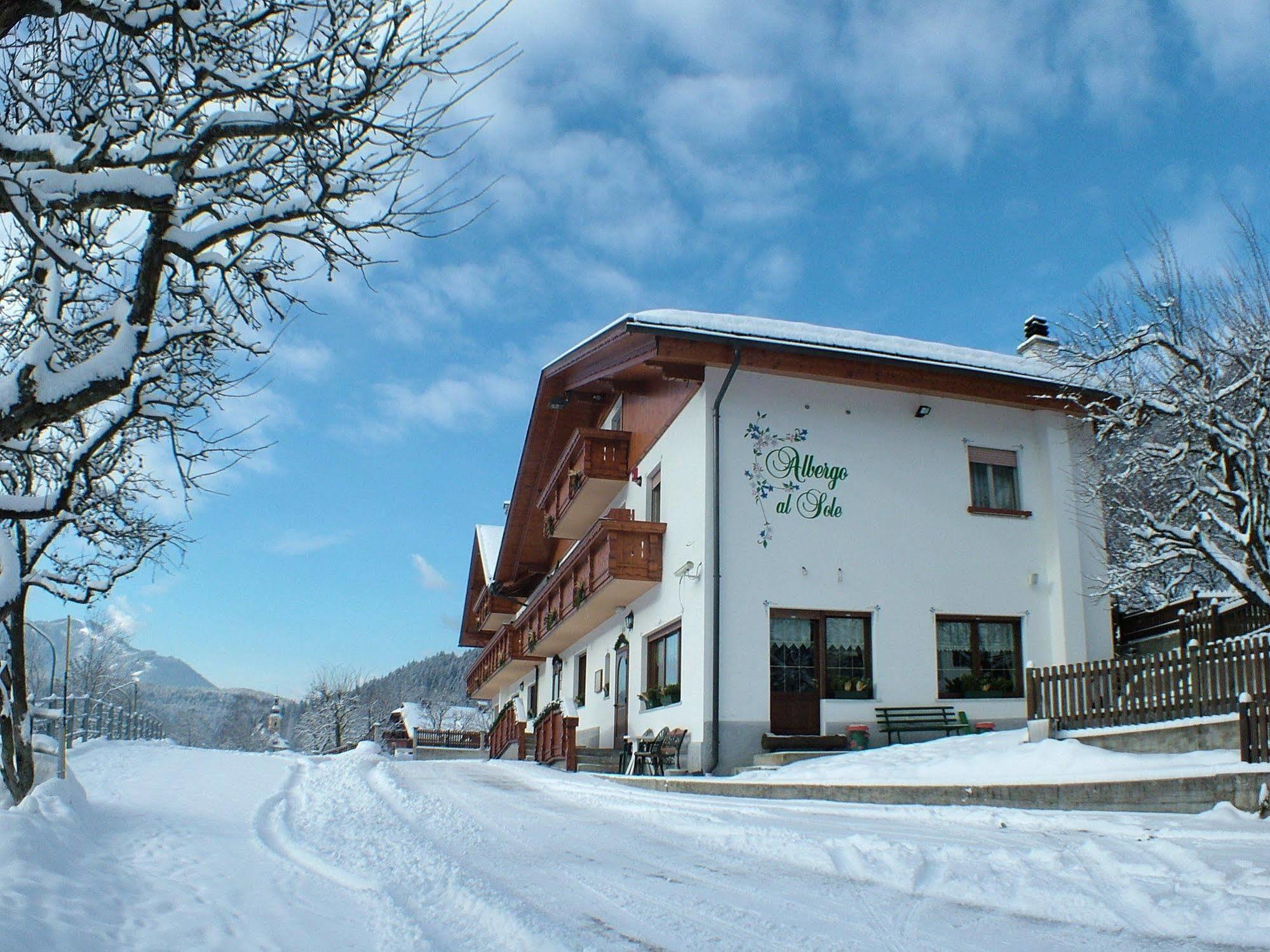 Hotel Al Sole Фузине-ин-Вальромана Экстерьер фото
