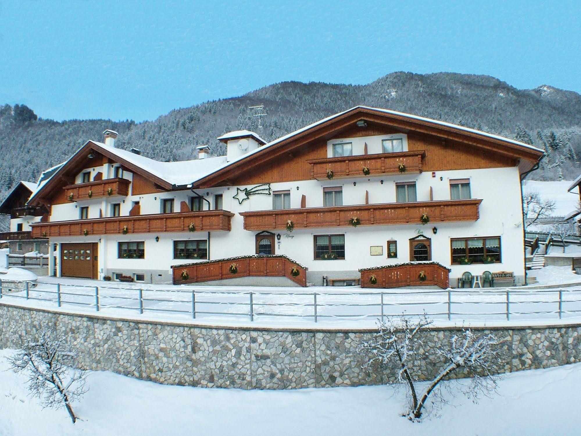 Hotel Al Sole Фузине-ин-Вальромана Экстерьер фото
