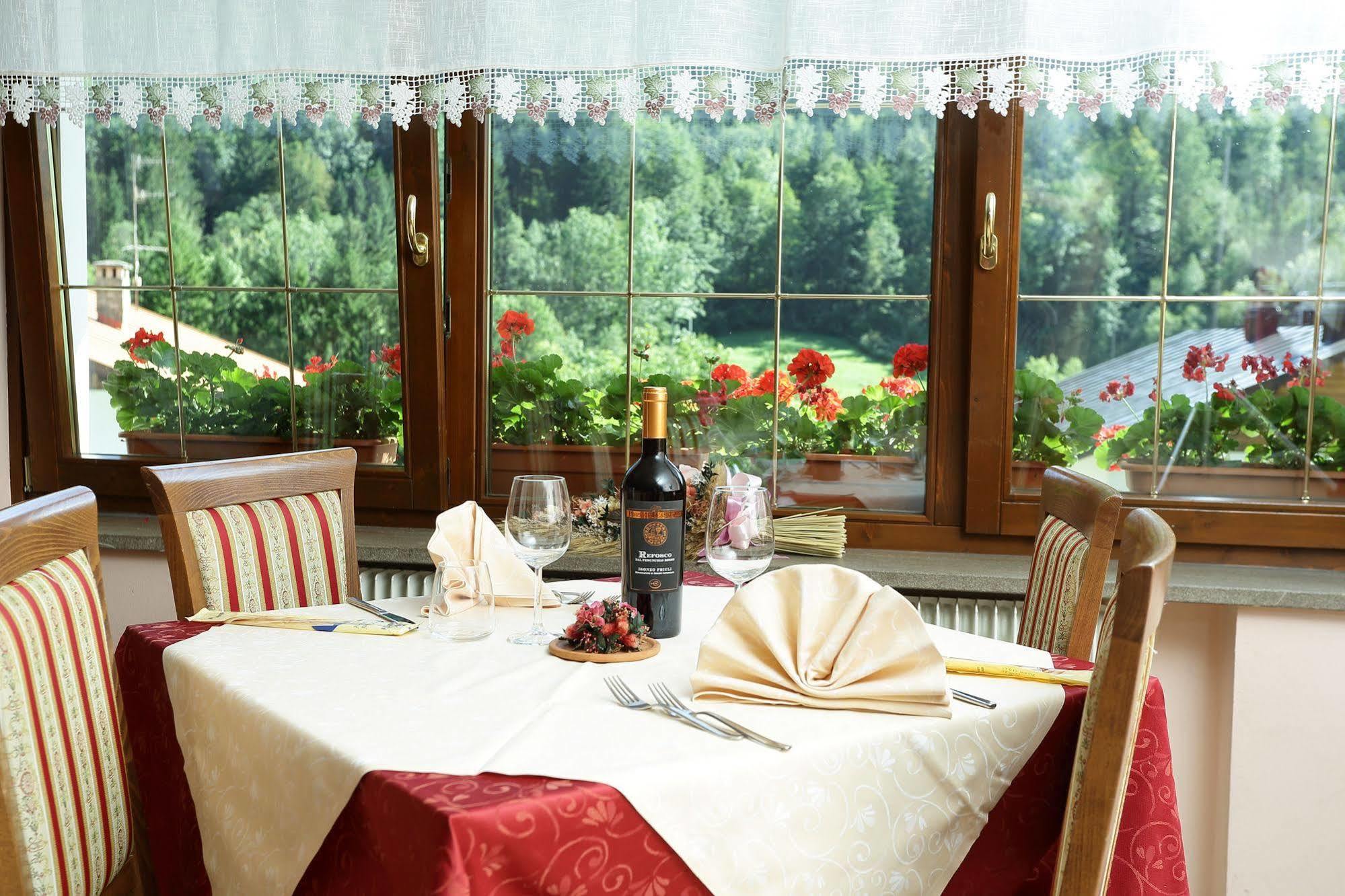 Hotel Al Sole Фузине-ин-Вальромана Экстерьер фото