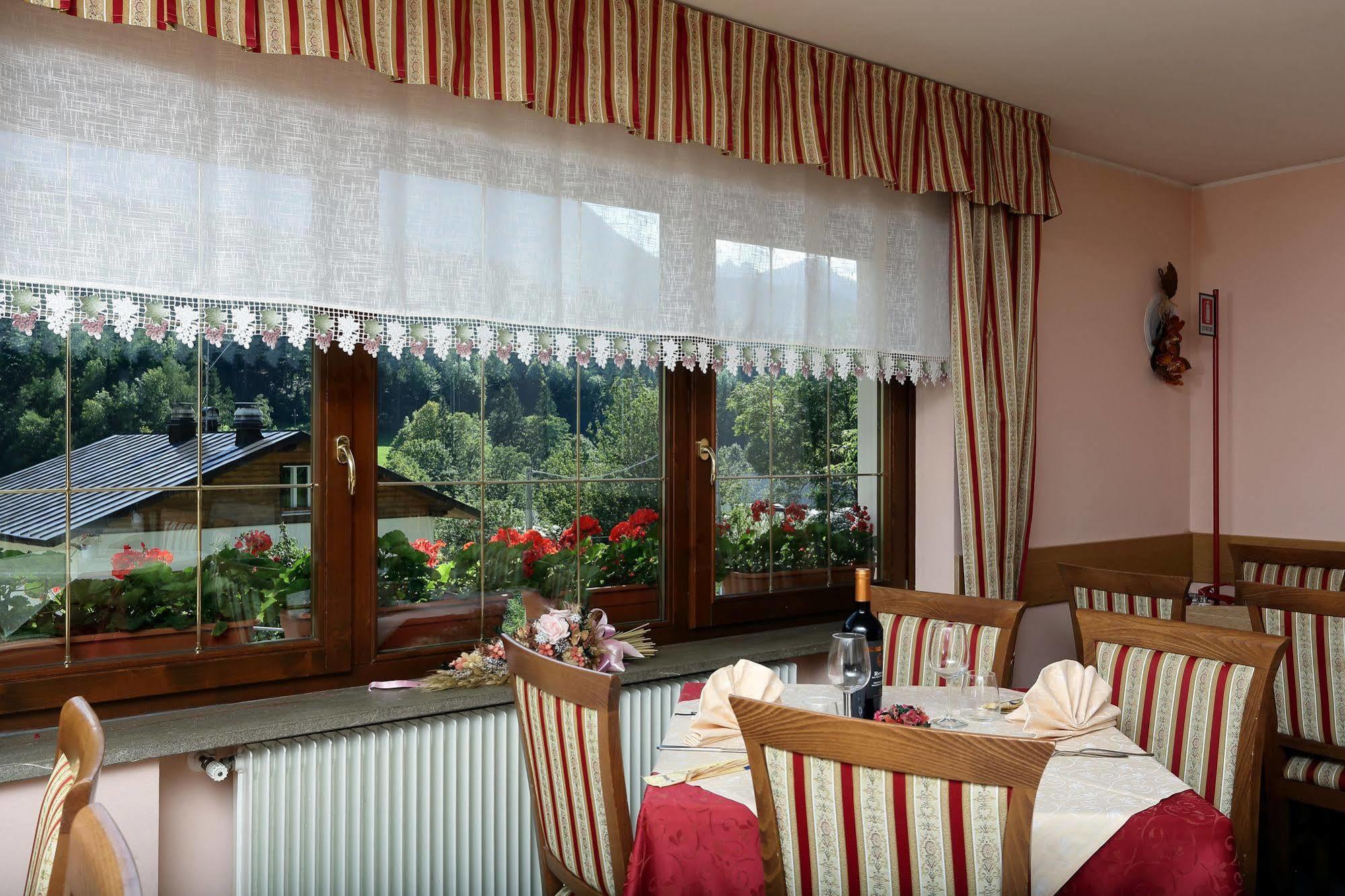 Hotel Al Sole Фузине-ин-Вальромана Экстерьер фото