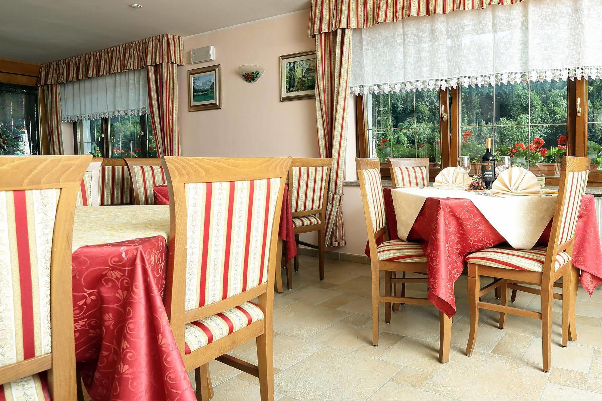 Hotel Al Sole Фузине-ин-Вальромана Экстерьер фото