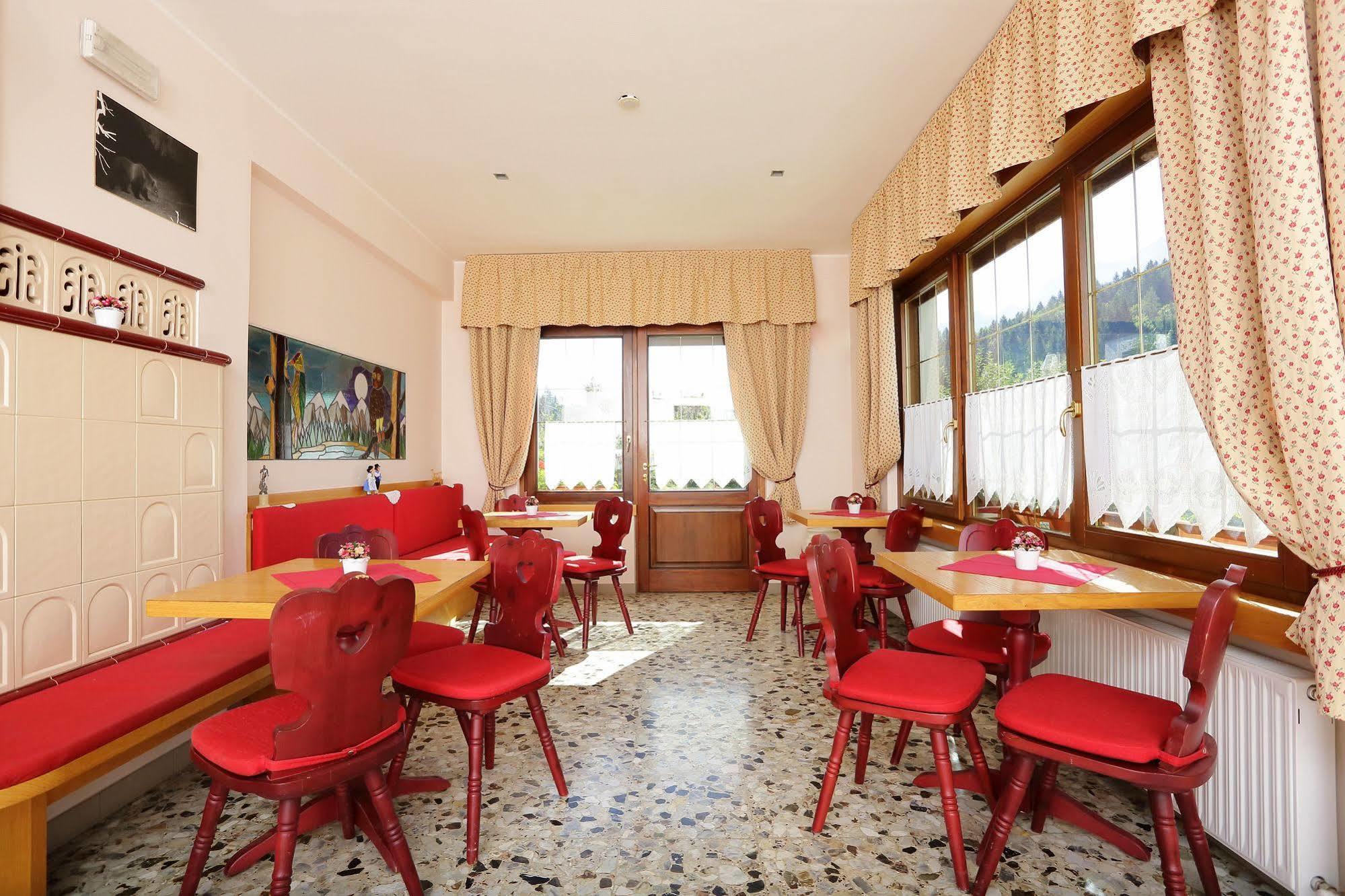 Hotel Al Sole Фузине-ин-Вальромана Экстерьер фото